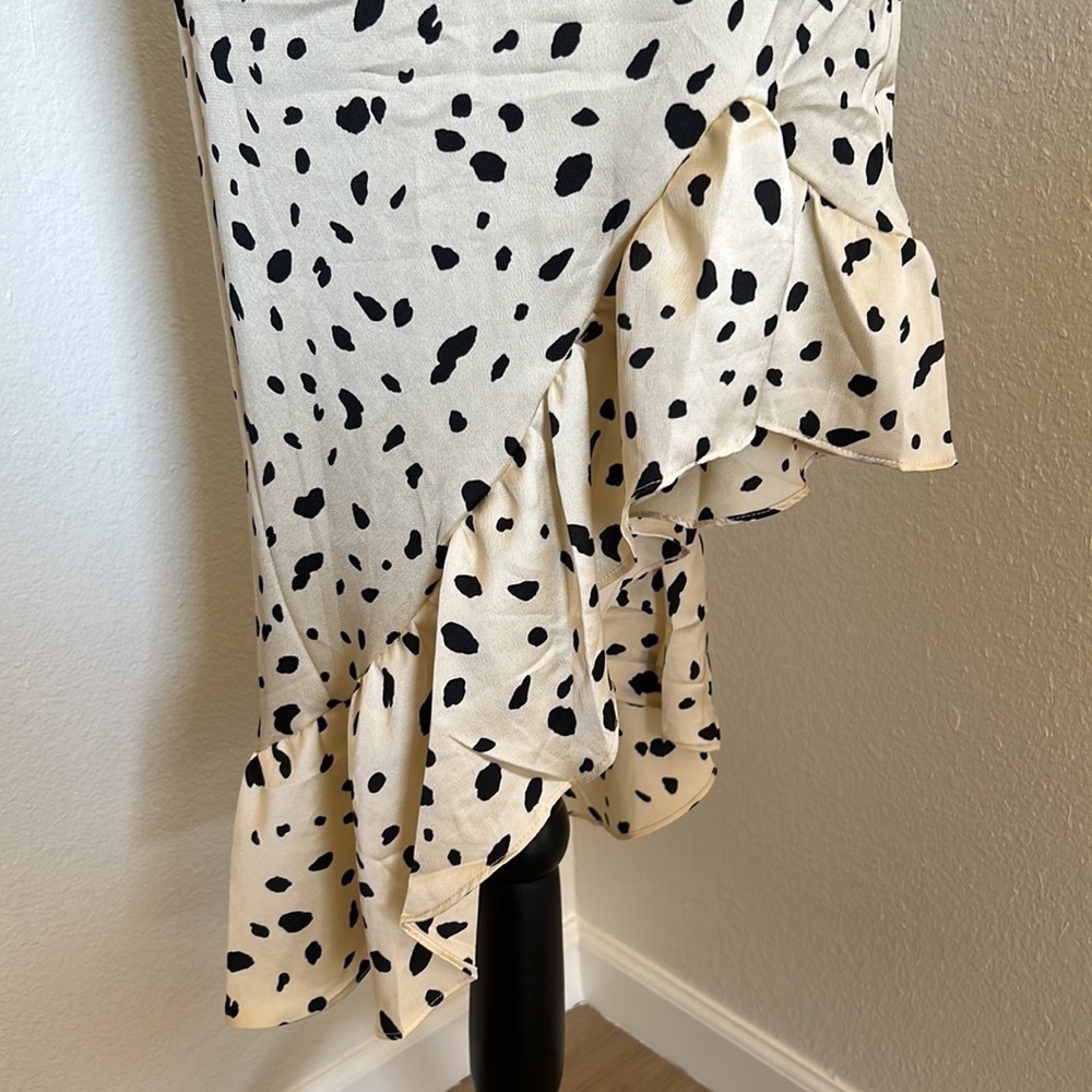 NWT Missguided Asymmetrical Cream and Black Animal Print Skirt Size 10 - Picture 5 of 9